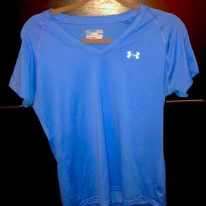 Under Armour women’s medium sky blue vneck shirt